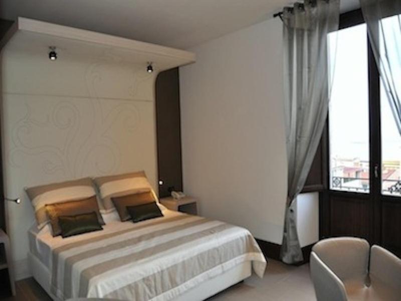 Hotel Palazzo Fortunato SantʼAgata di Militello Habitación foto