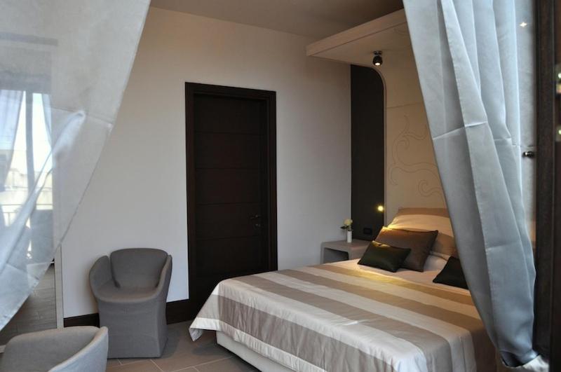 Hotel Palazzo Fortunato SantʼAgata di Militello Habitación foto